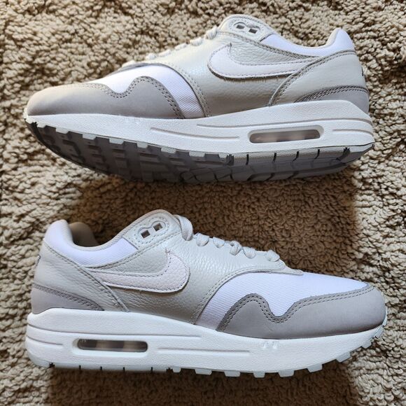 Wmns Nike Air Max 1 '87 LX Light Smoke Grey Brand New Sz 7 - Picture 3 of 8